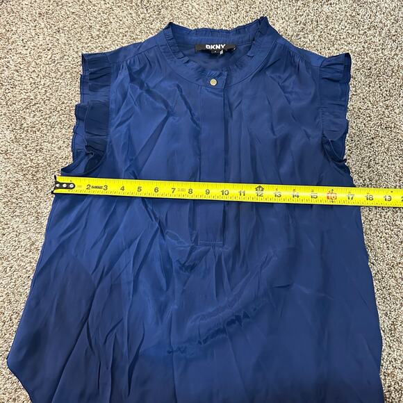 DKNY Women's Sleeveless 1/2 Placket Ruffle Trim Blouse Size M In Navy - Picture 4 of 7